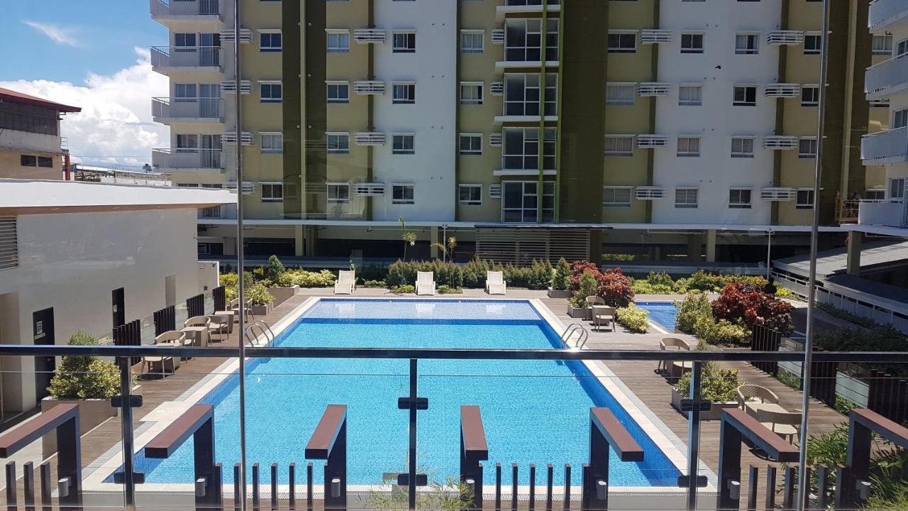 Keys 'N Places Holiday Rentals At Mesaverte Condo Cagayan de Oro Bagian luar foto